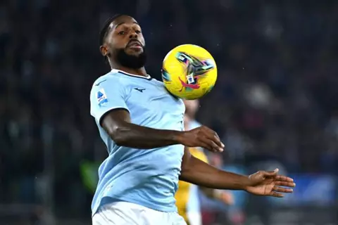 لاتسيو يفتح الباب لرحيل تافاريس.. والاتحاد السعودي الأقرب لضمه